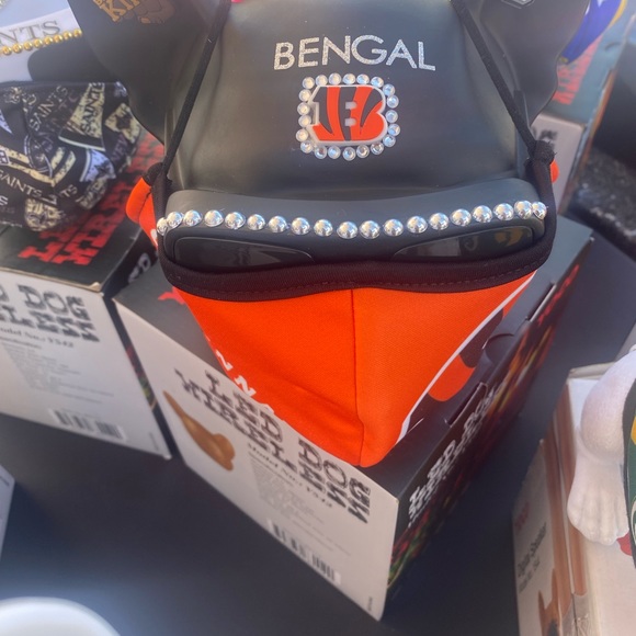 Customized French Bulldog Wireless Bluetooth Dog Head Speaker, FM Radio & MP3. - Picture 5 of 10